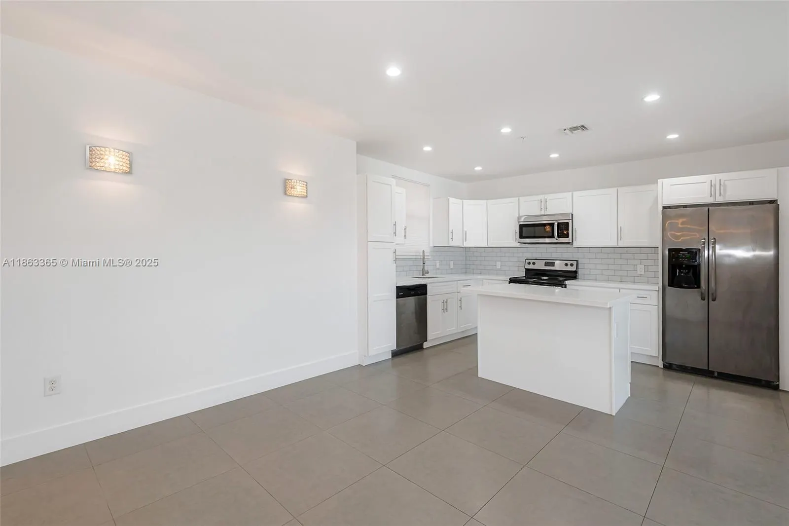 555 E Dania Beach Blvd, #9