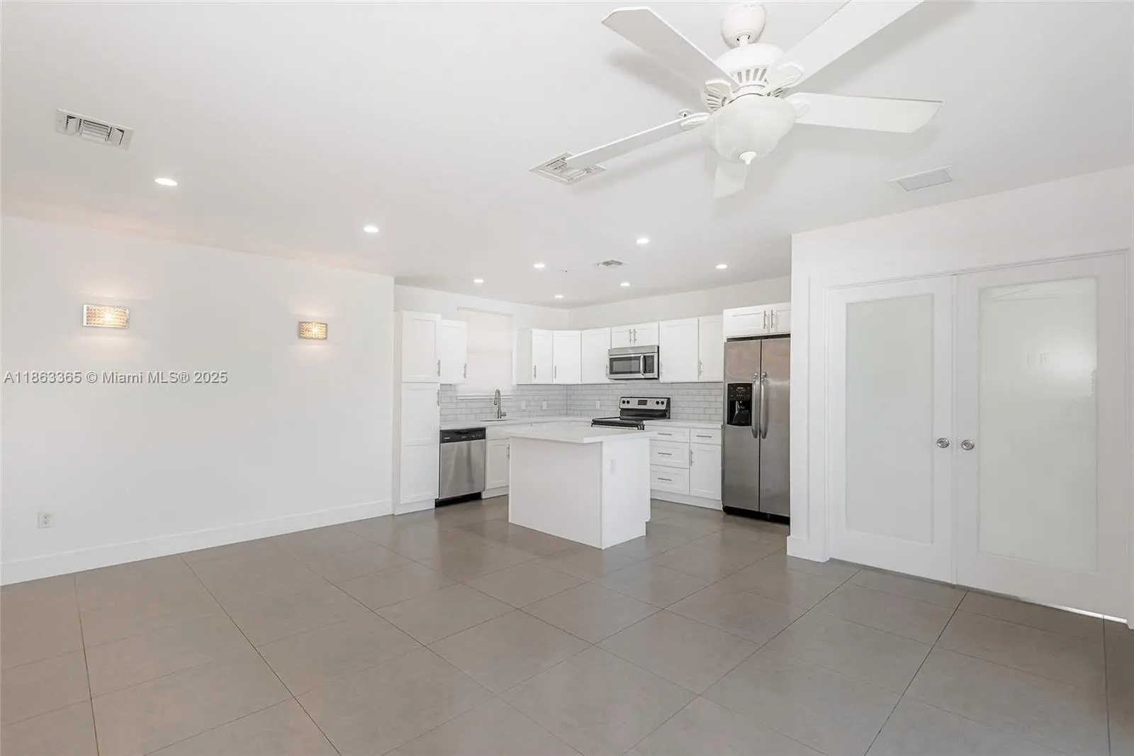 555 E Dania Beach Blvd, #9