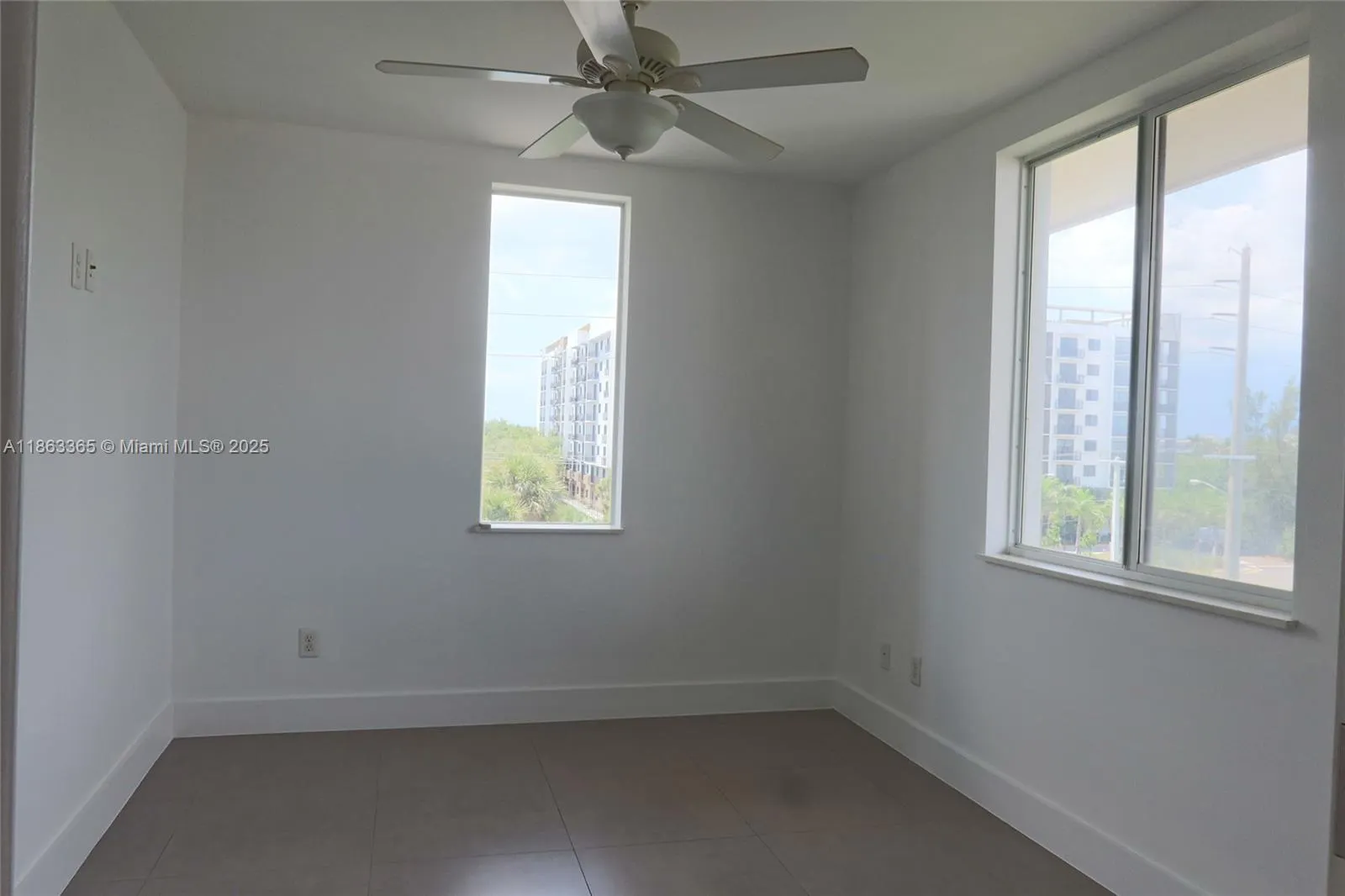 555 E Dania Beach Blvd, #9