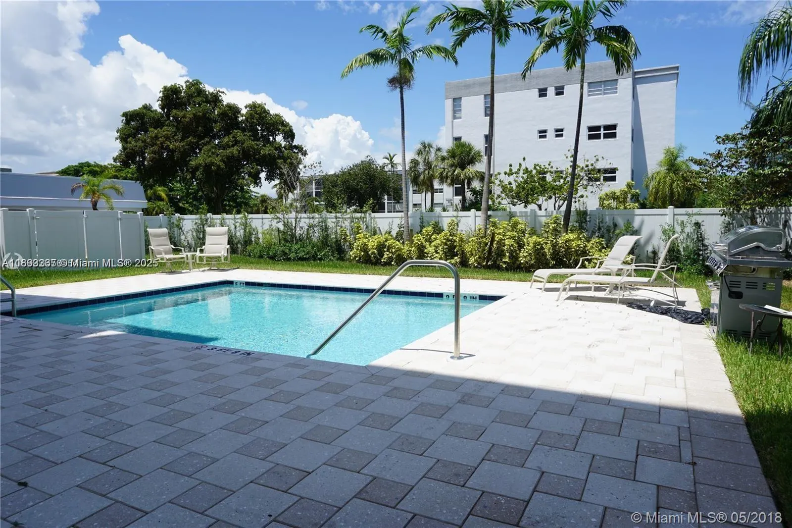555 E Dania Beach Blvd, #9