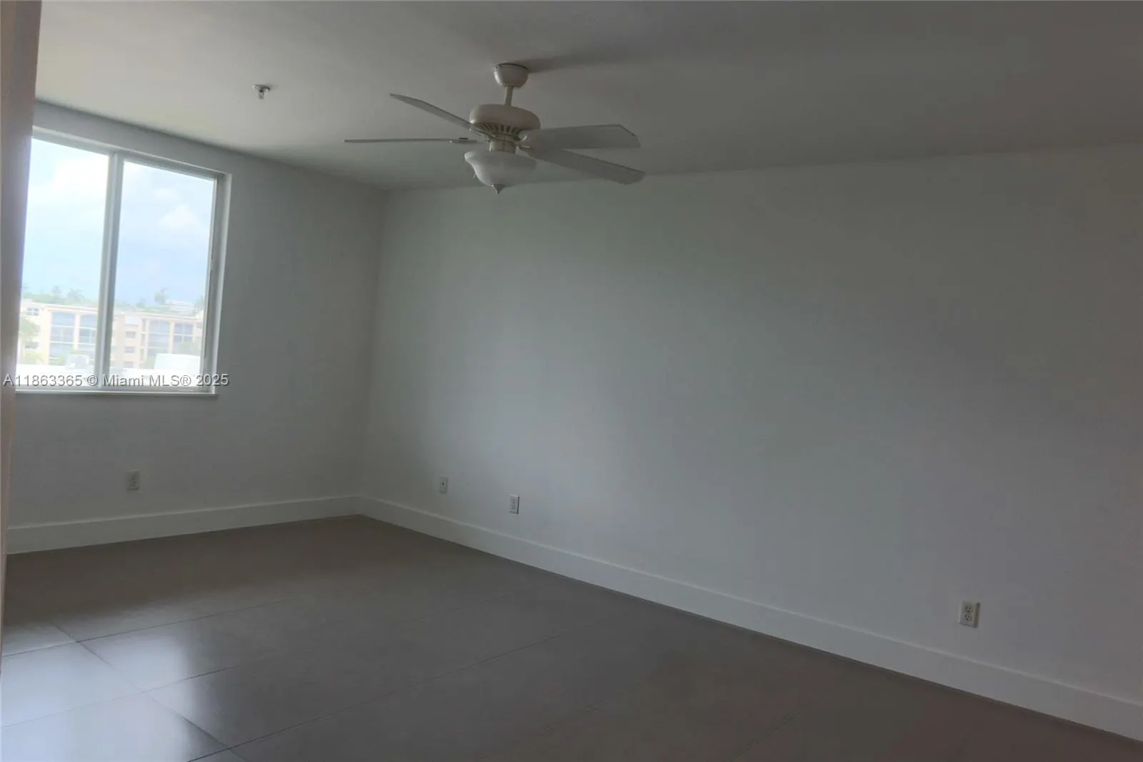 555 E Dania Beach Blvd, #9