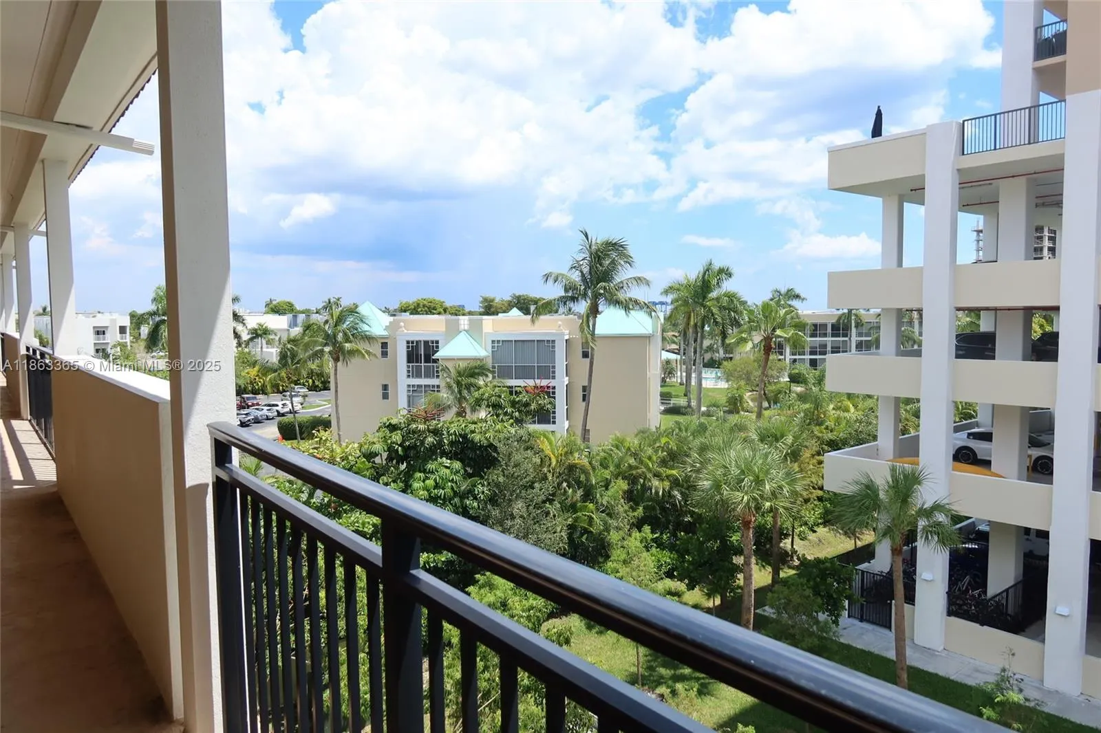 555 E Dania Beach Blvd, #9