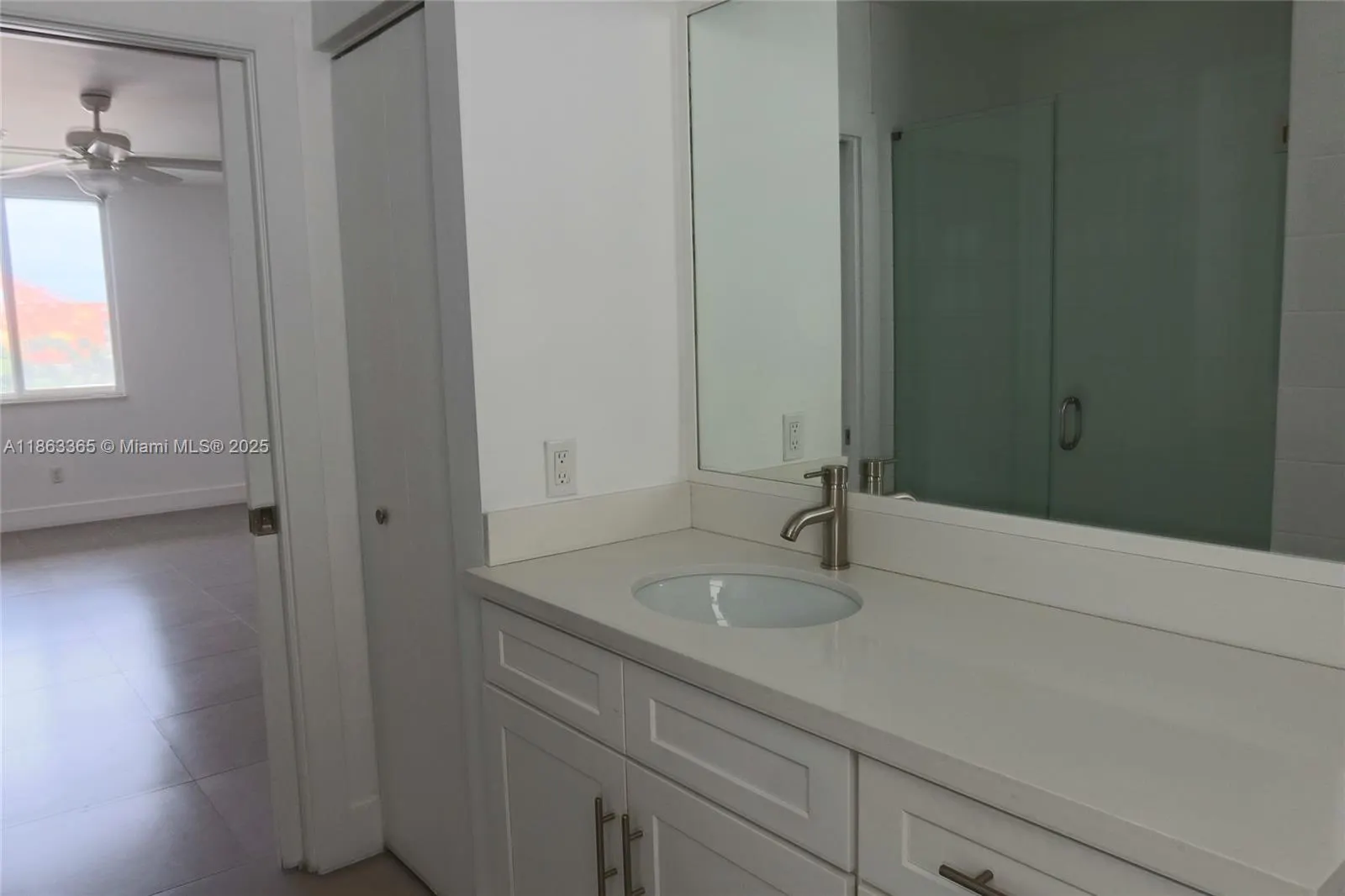 555 E Dania Beach Blvd, #9