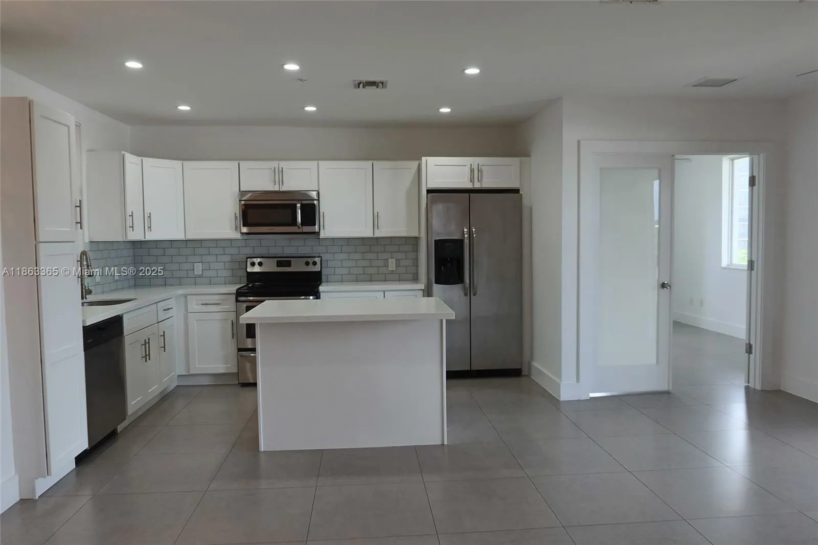 555 E Dania Beach Blvd, #9