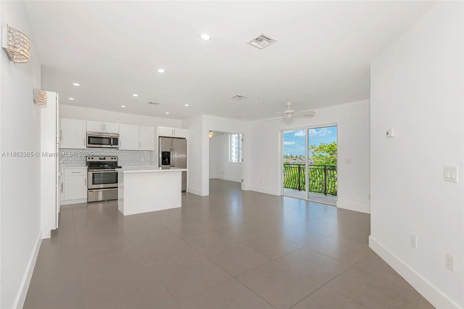 555 E Dania Beach Blvd, #9