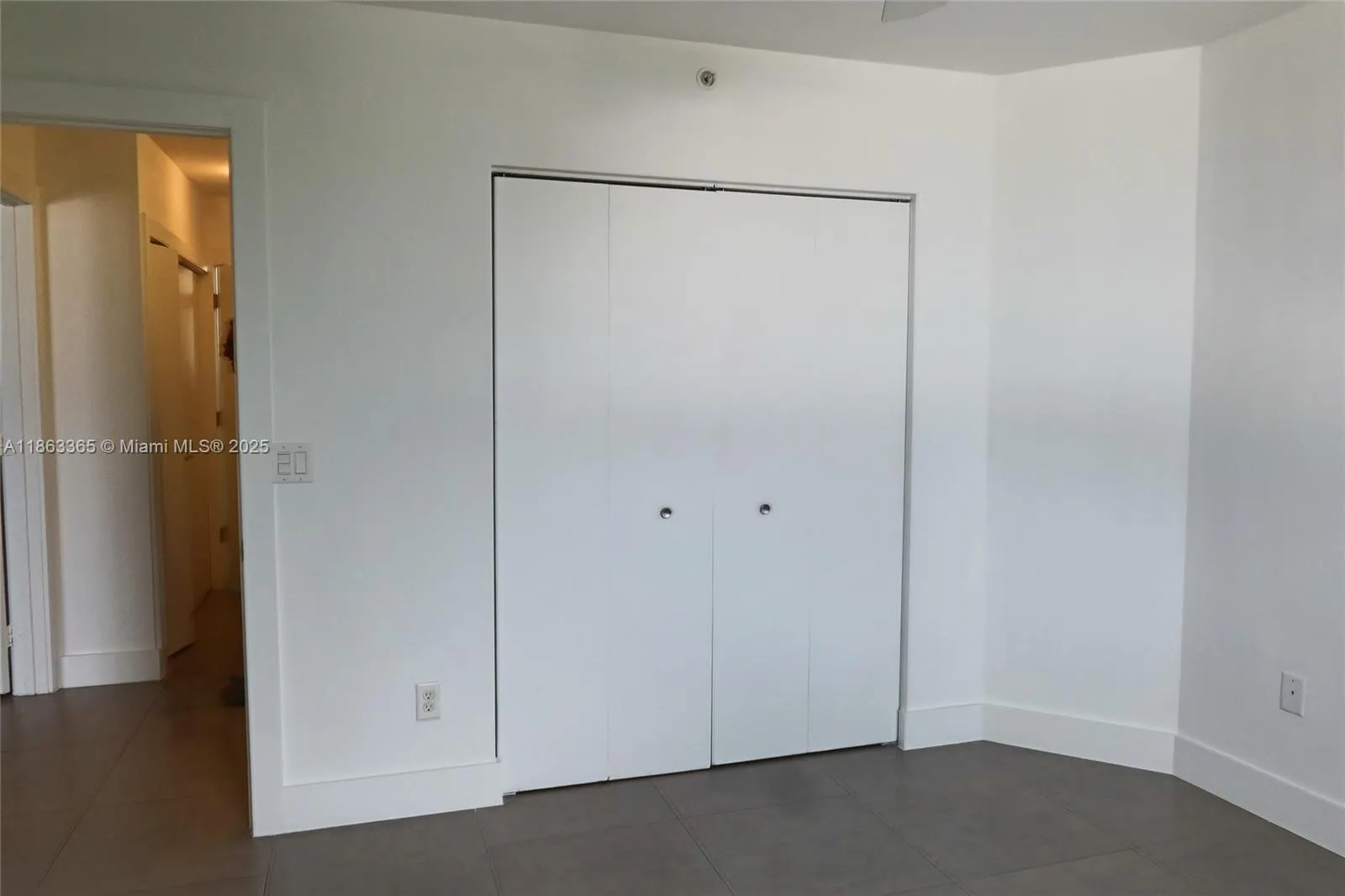 555 E Dania Beach Blvd, #9