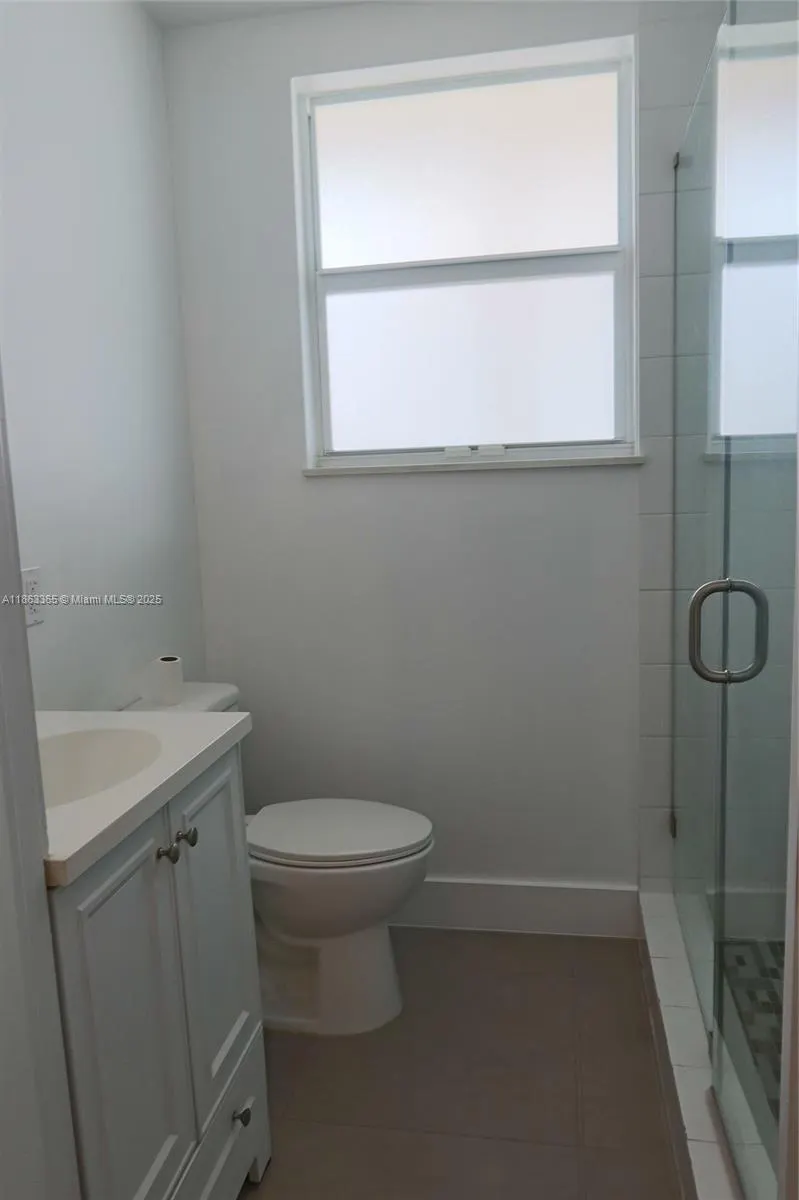 555 E Dania Beach Blvd, #9