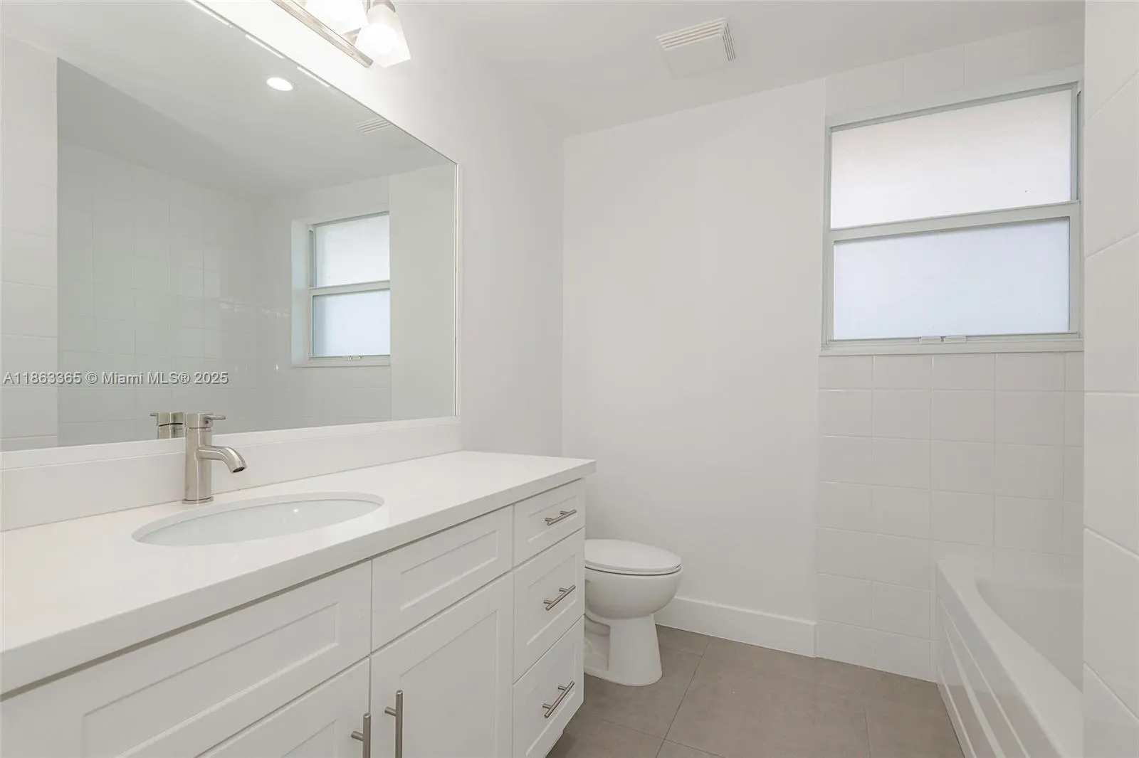 555 E Dania Beach Blvd, #9