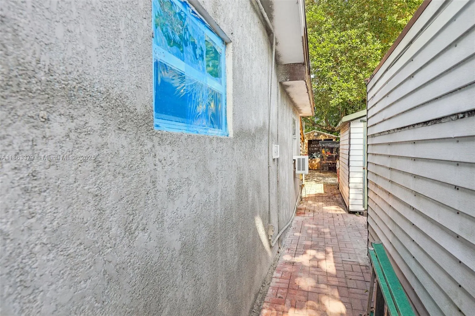 2441 SW 43rd Ave