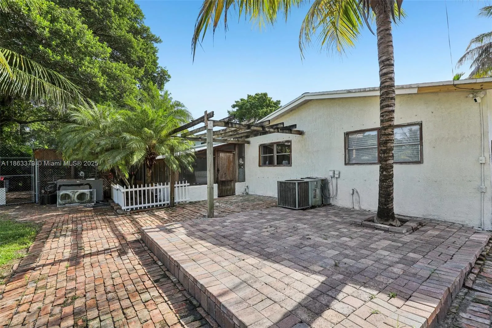 2441 SW 43rd Ave