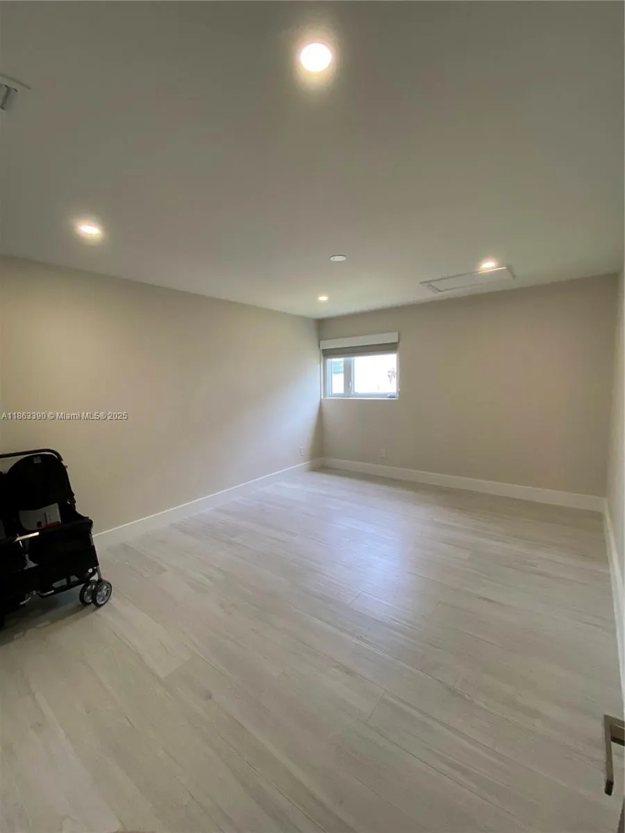 20405 NE 22nd PL
