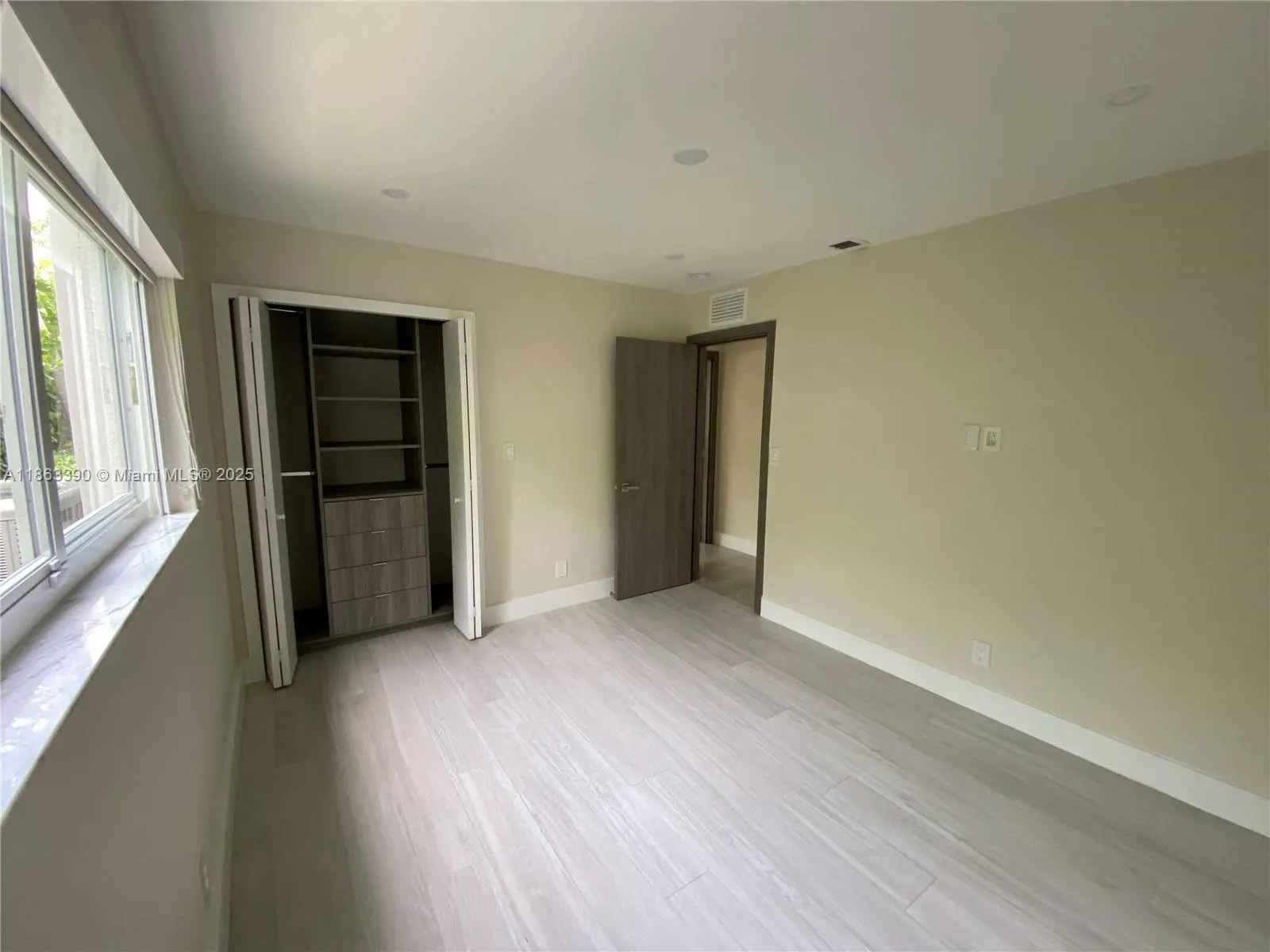 20405 NE 22nd PL