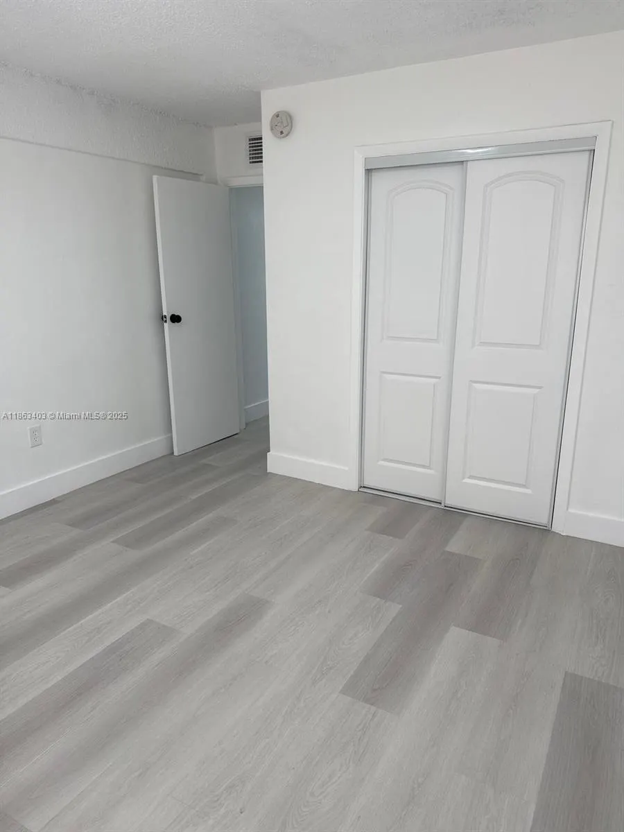 1000 W 28 St, #16