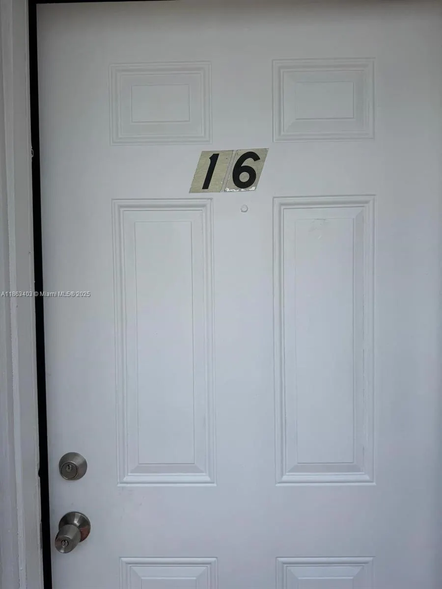 1000 W 28 St, #16