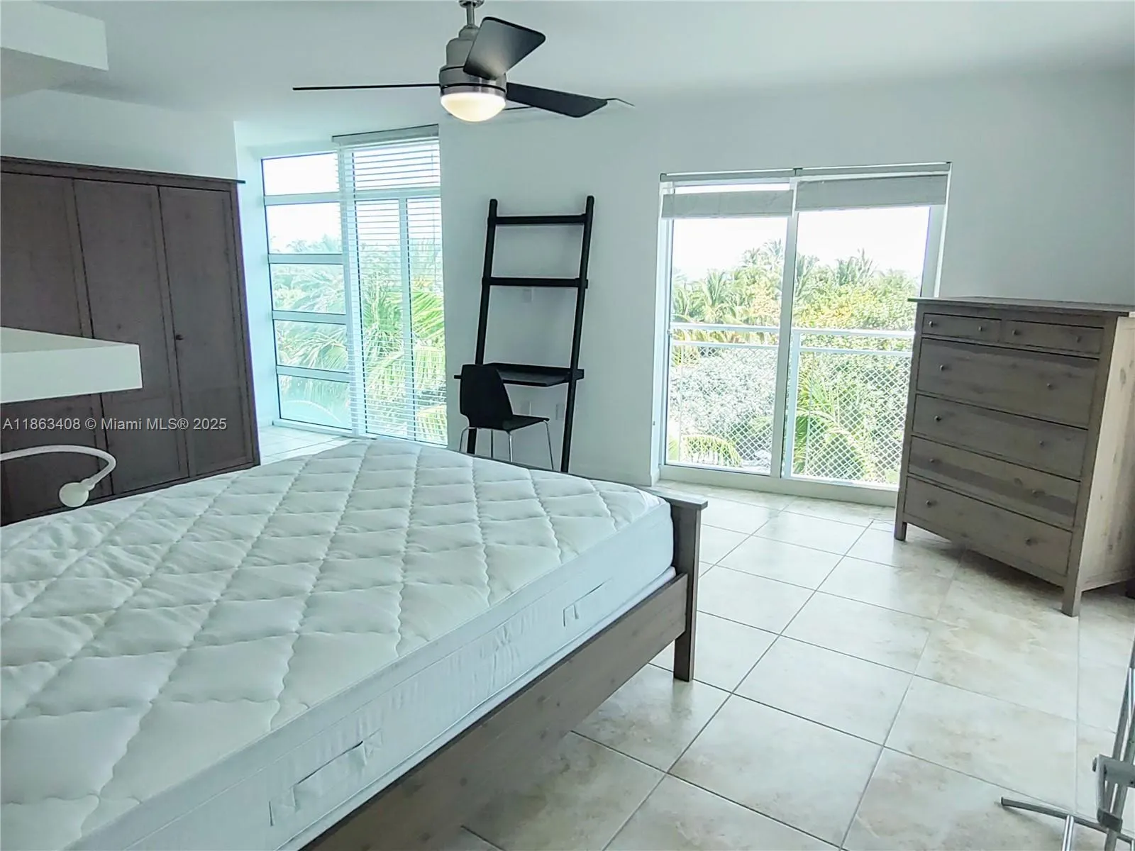7600 Collins Ave, #416