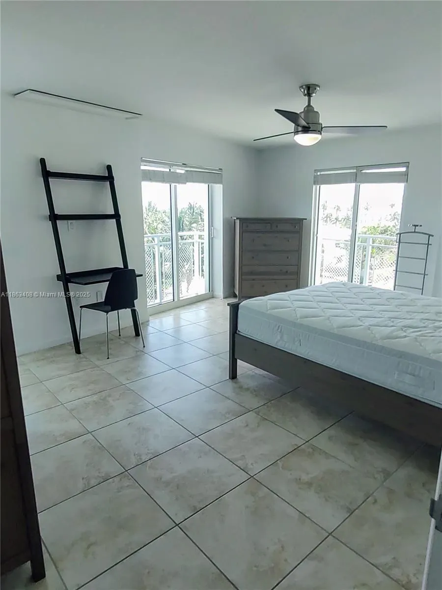 7600 Collins Ave, #416