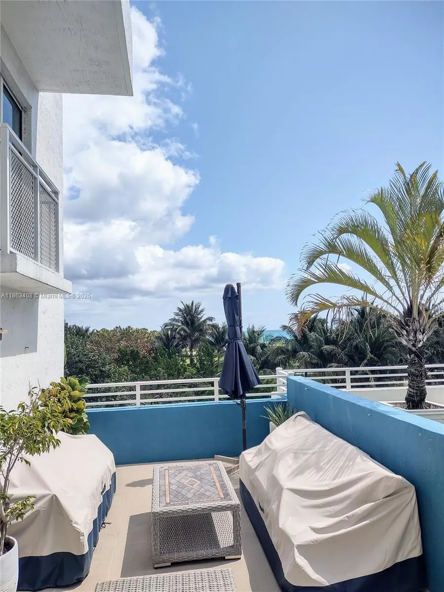 7600 Collins Ave, #416