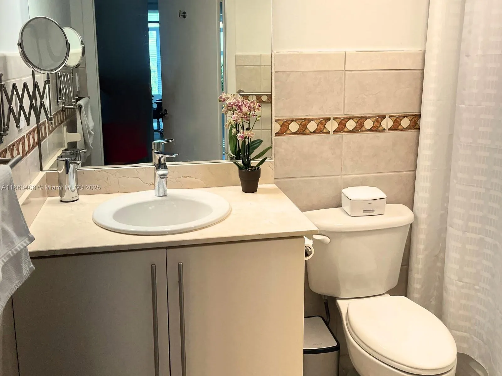 7600 Collins Ave, #416
