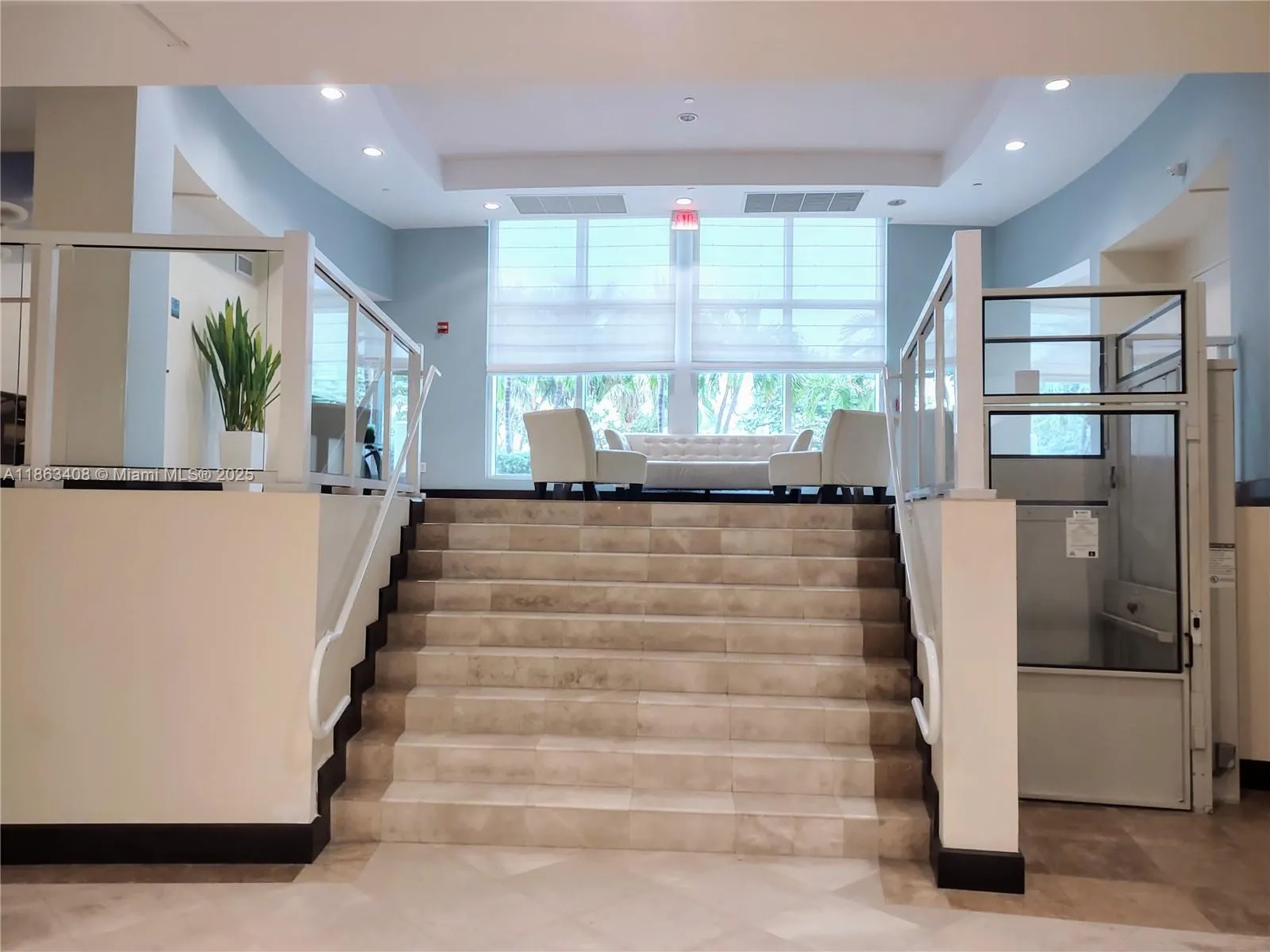 7600 Collins Ave, #416