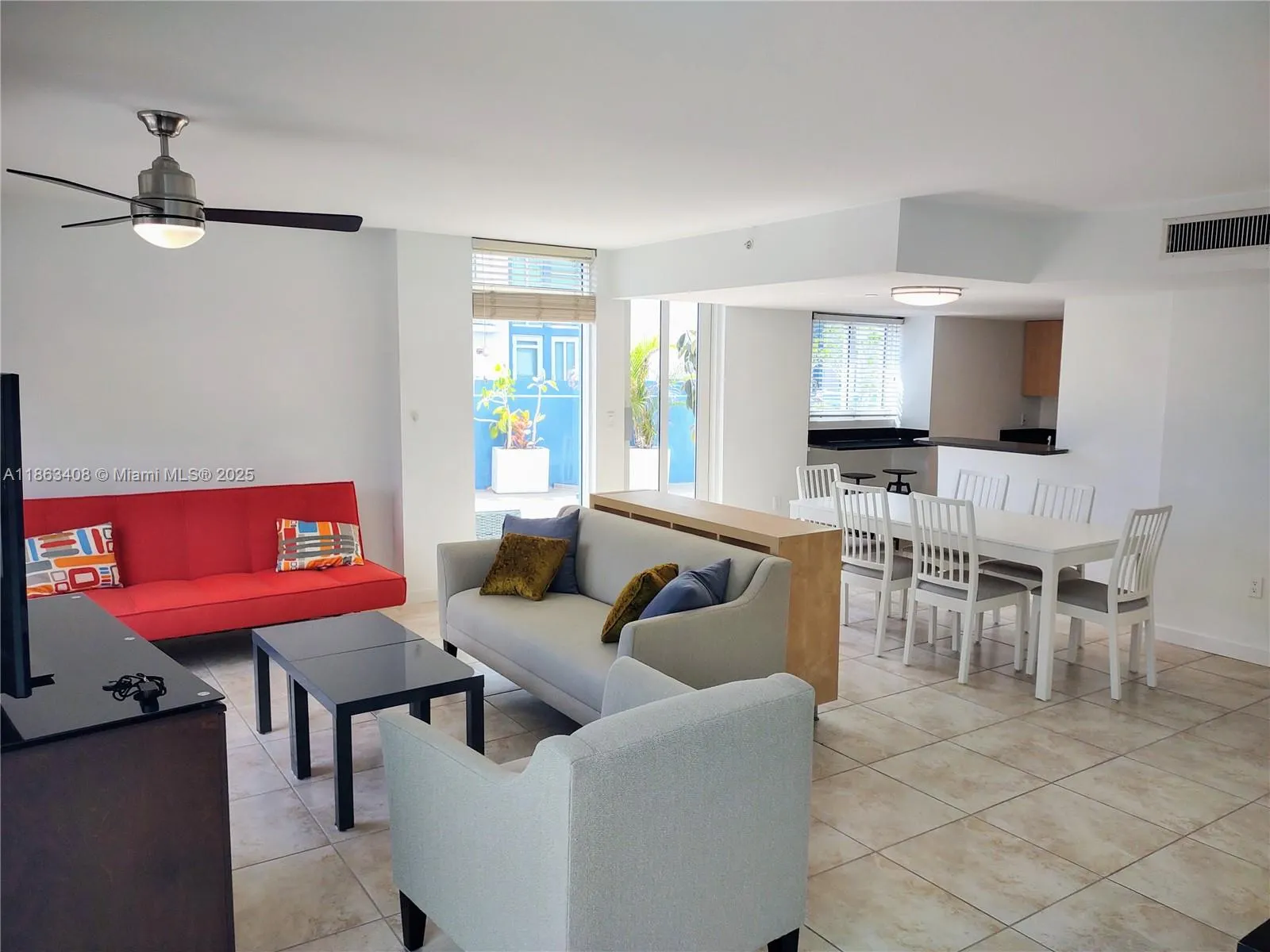 7600 Collins Ave, #416