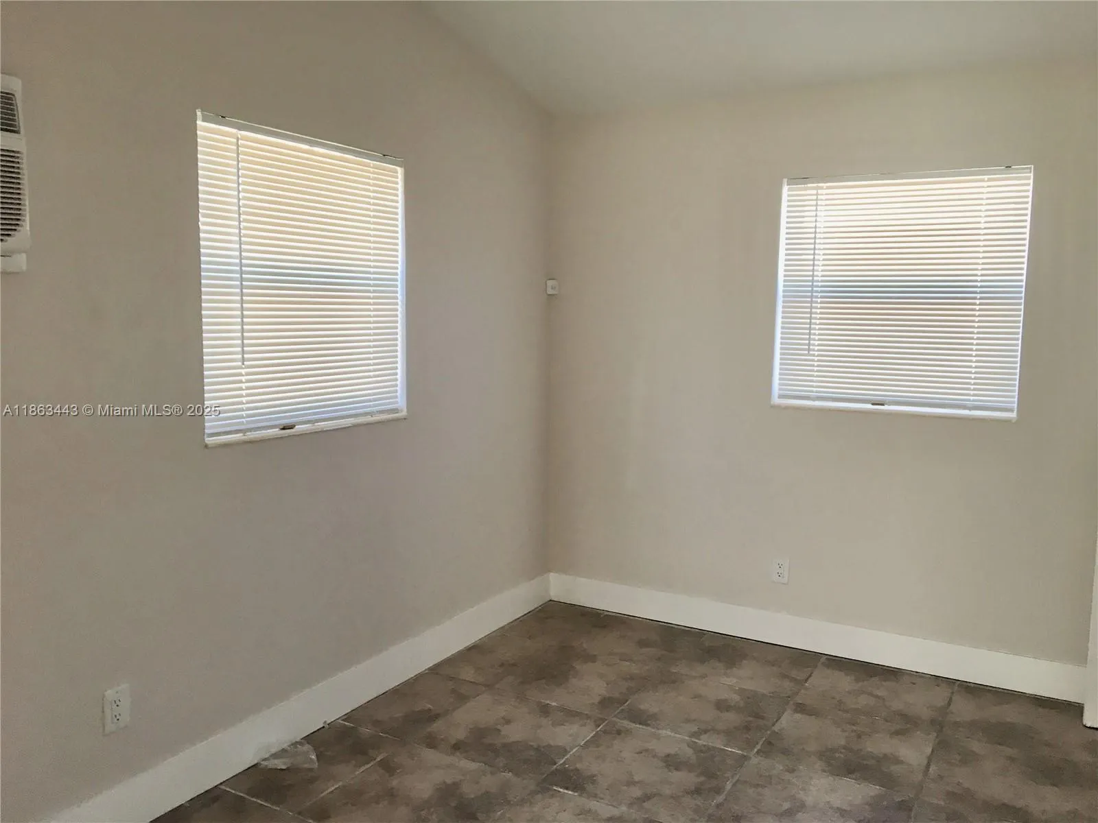 209 SW 14th St, #2