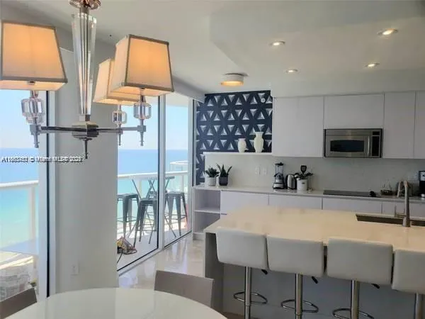 6365 Collins Ave, #1402