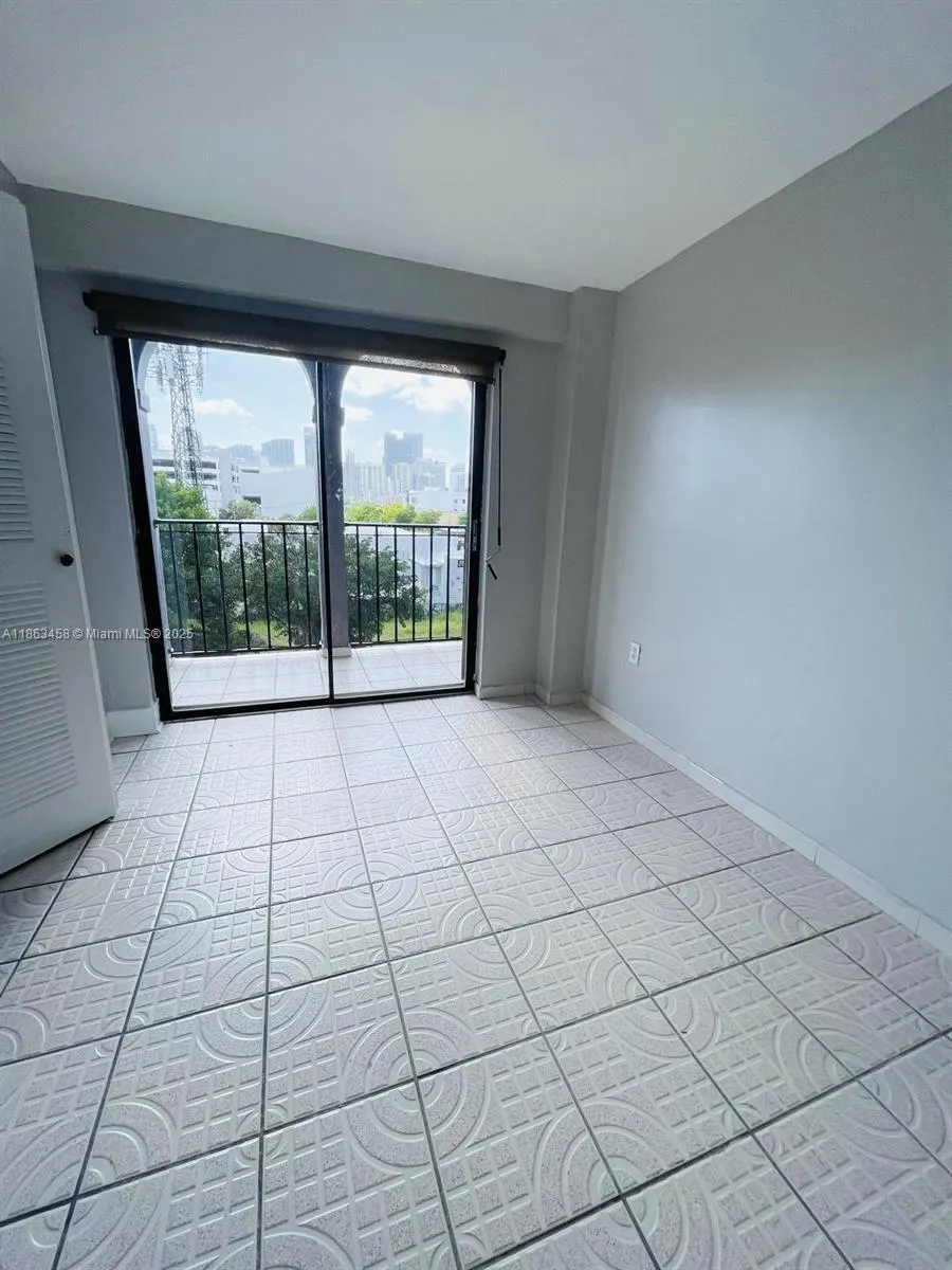 777 SW 9th Ave, #519