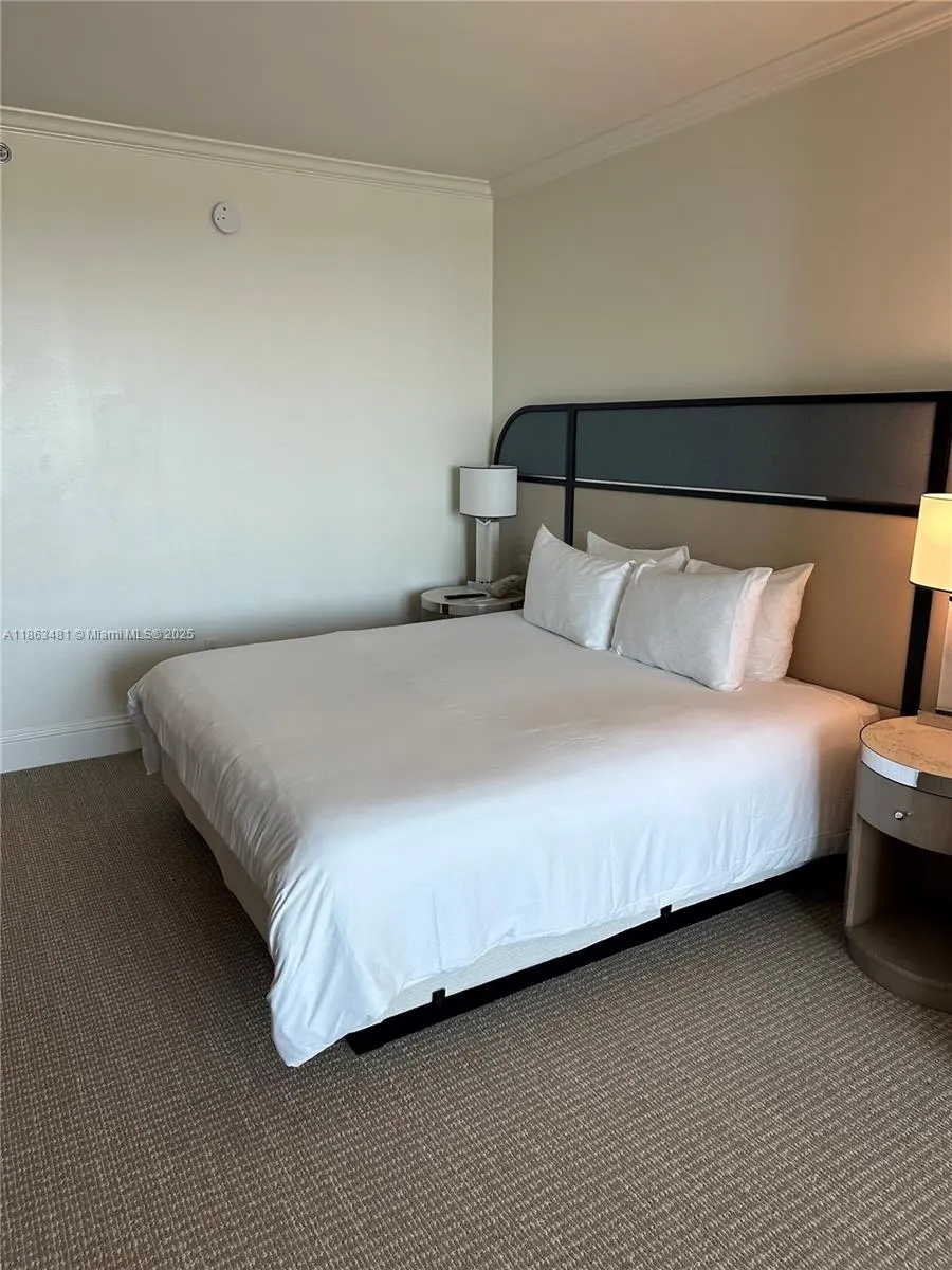 4401 Collins Ave, #2108