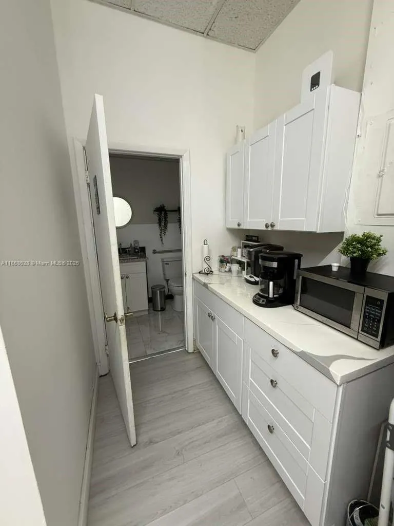 180 S University Dr, Pembroke Pines