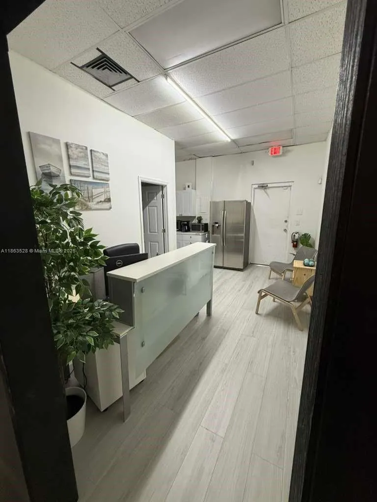 180 S University Dr, Pembroke Pines