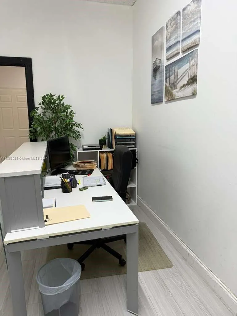 180 S University Dr, Pembroke Pines