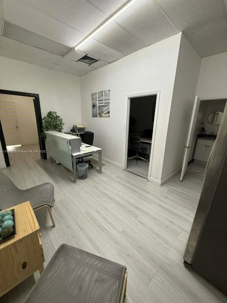 180 S University Dr, Pembroke Pines