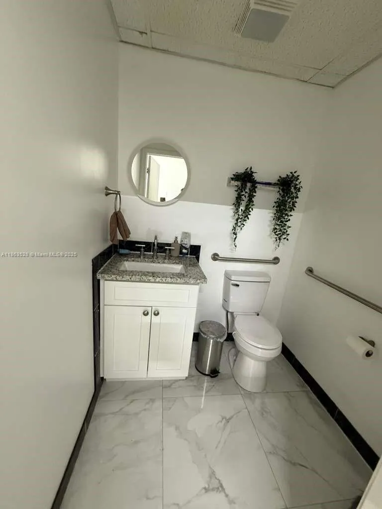 180 S University Dr, Pembroke Pines