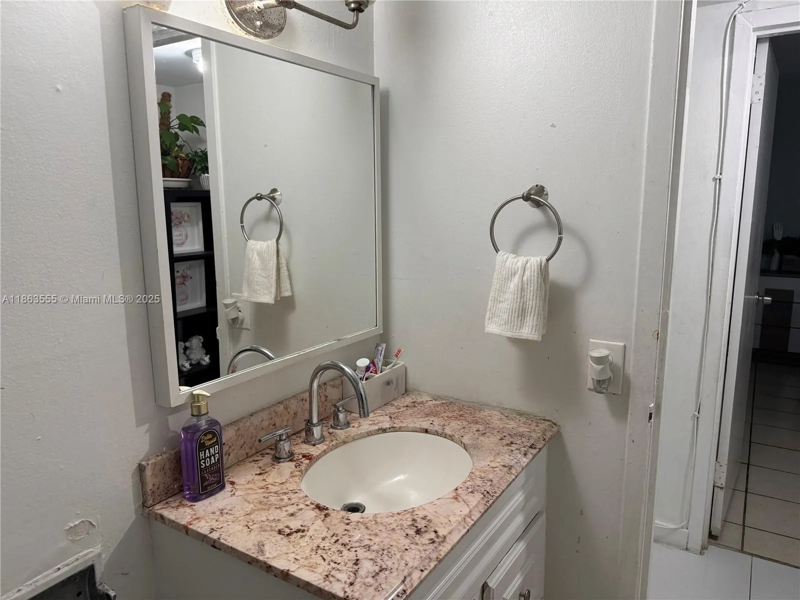 2075 NE 164th St, #105