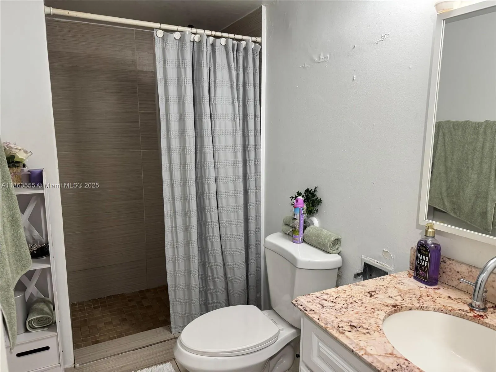 2075 NE 164th St, #105