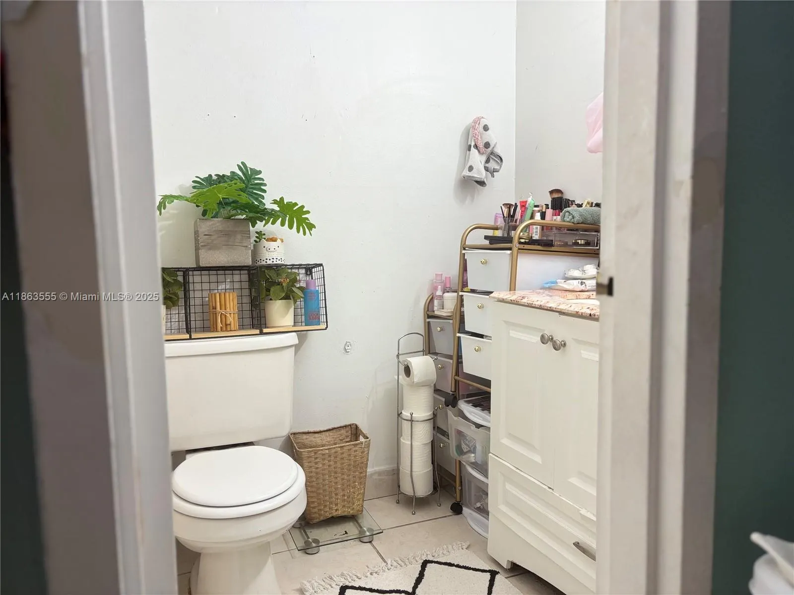 2075 NE 164th St, #105