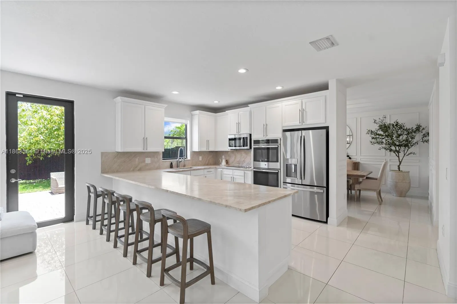 9974 NW 86th Ter