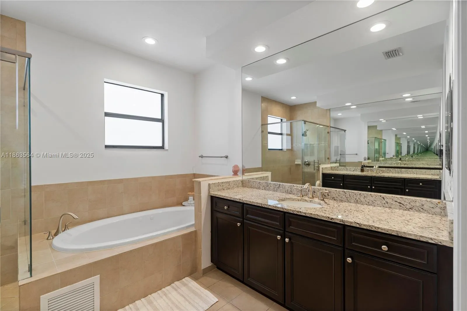9974 NW 86th Ter