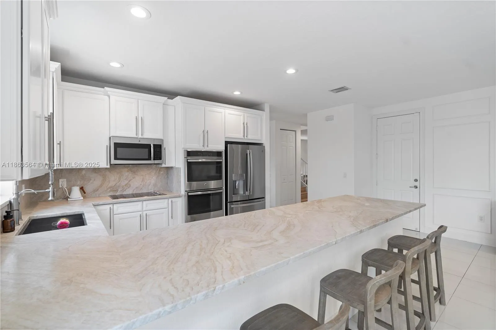 9974 NW 86th Ter