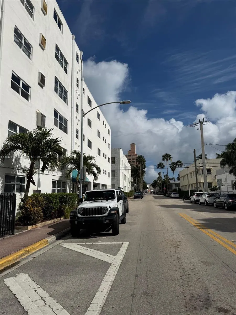 801 W Meridian Ave, #3B