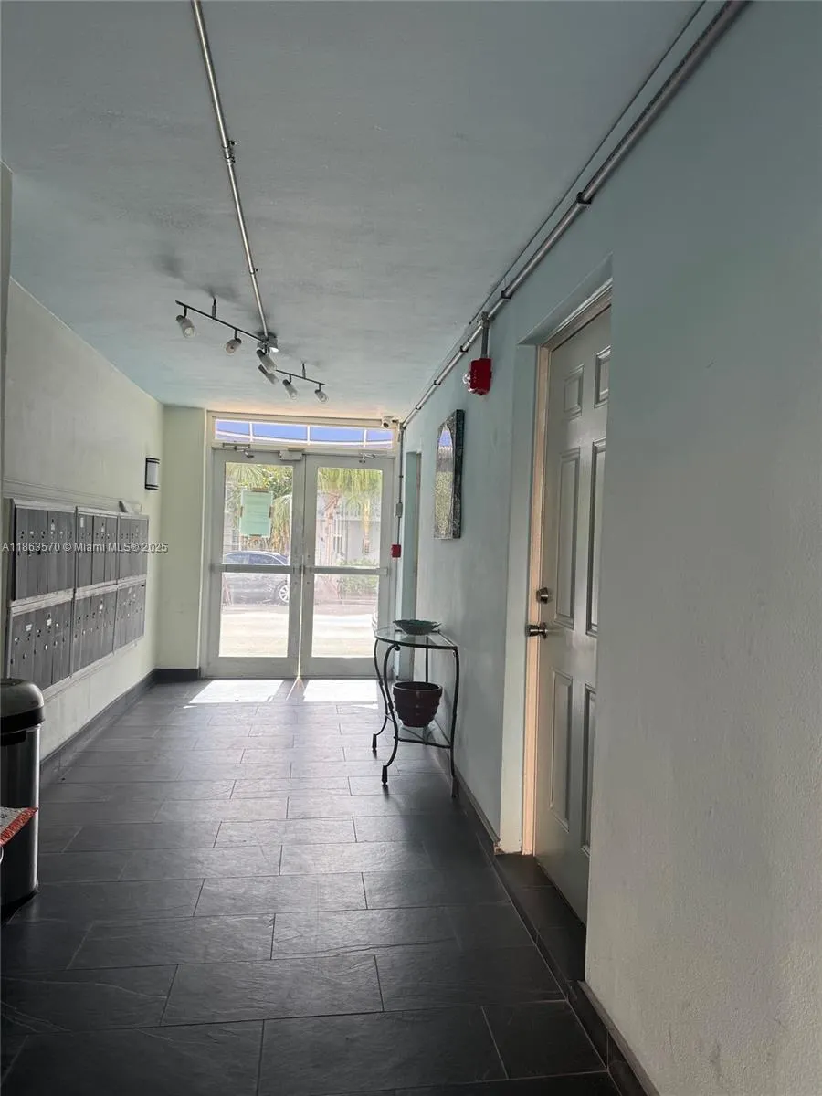 801 W Meridian Ave, #3B