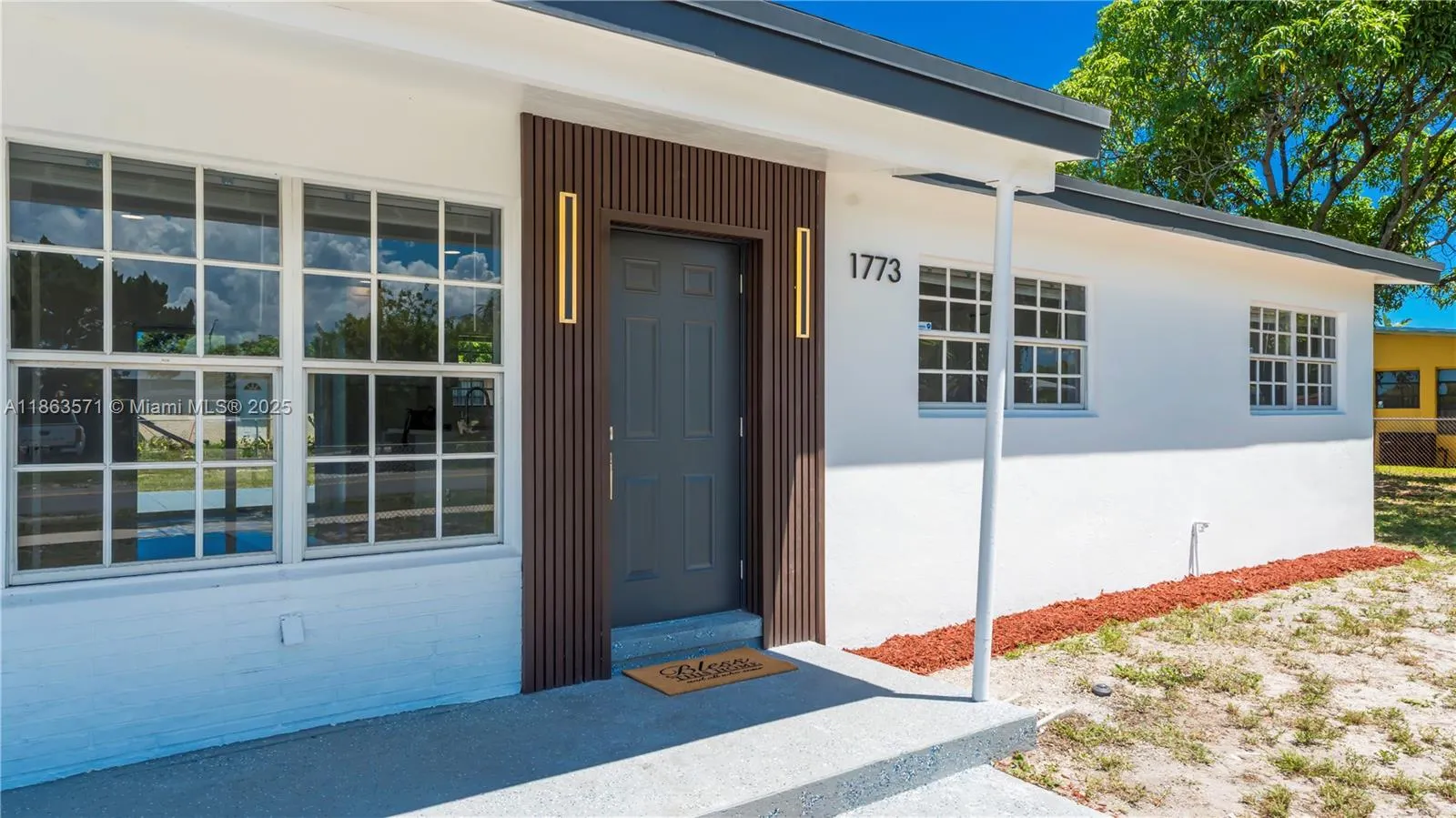 1773 Lauderdale Manor Dr