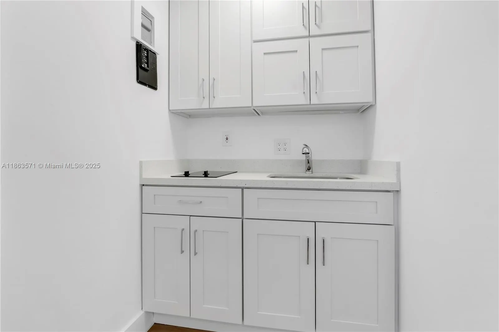 1773 Lauderdale Manor Dr