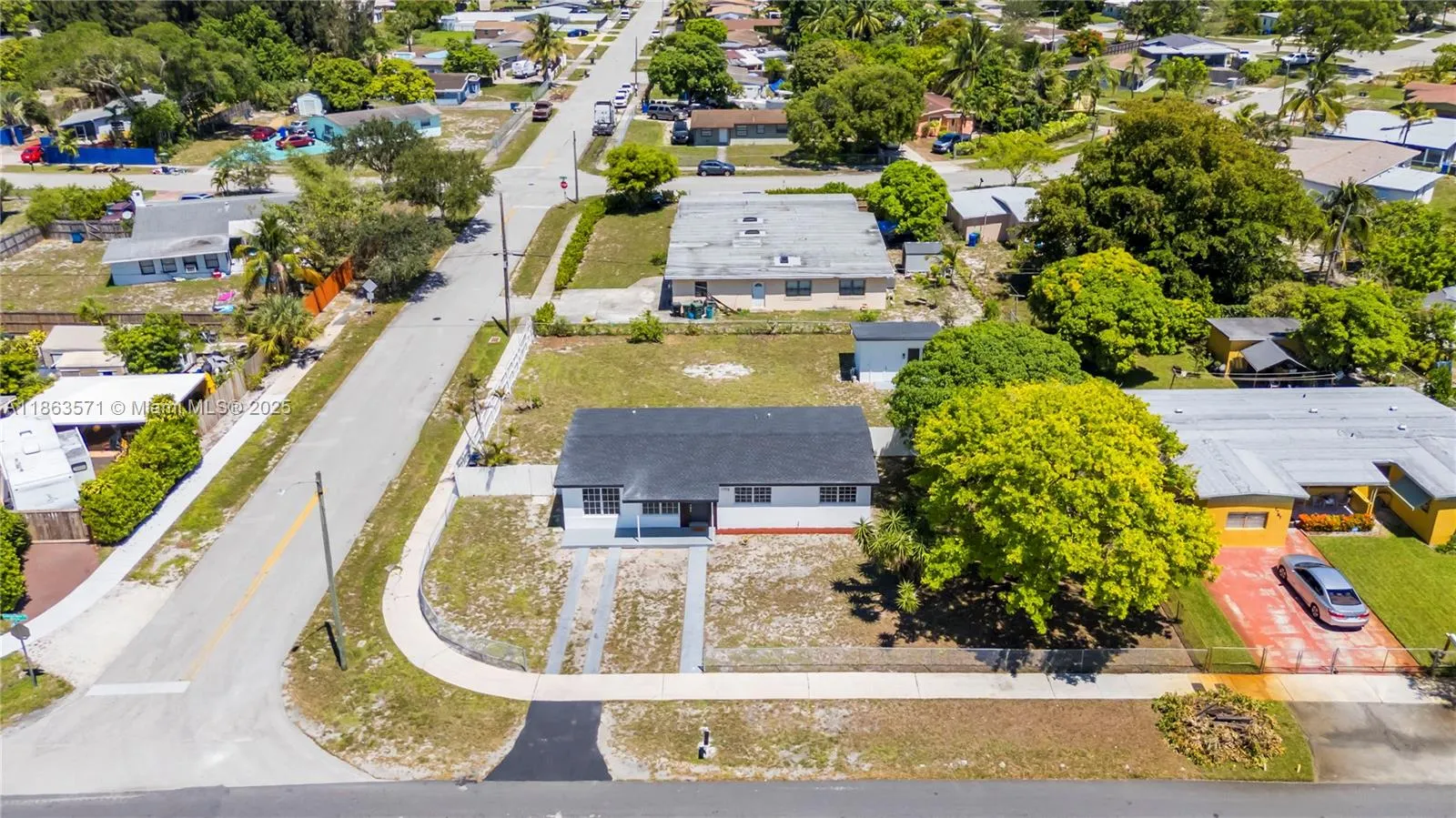 1773 Lauderdale Manor Dr