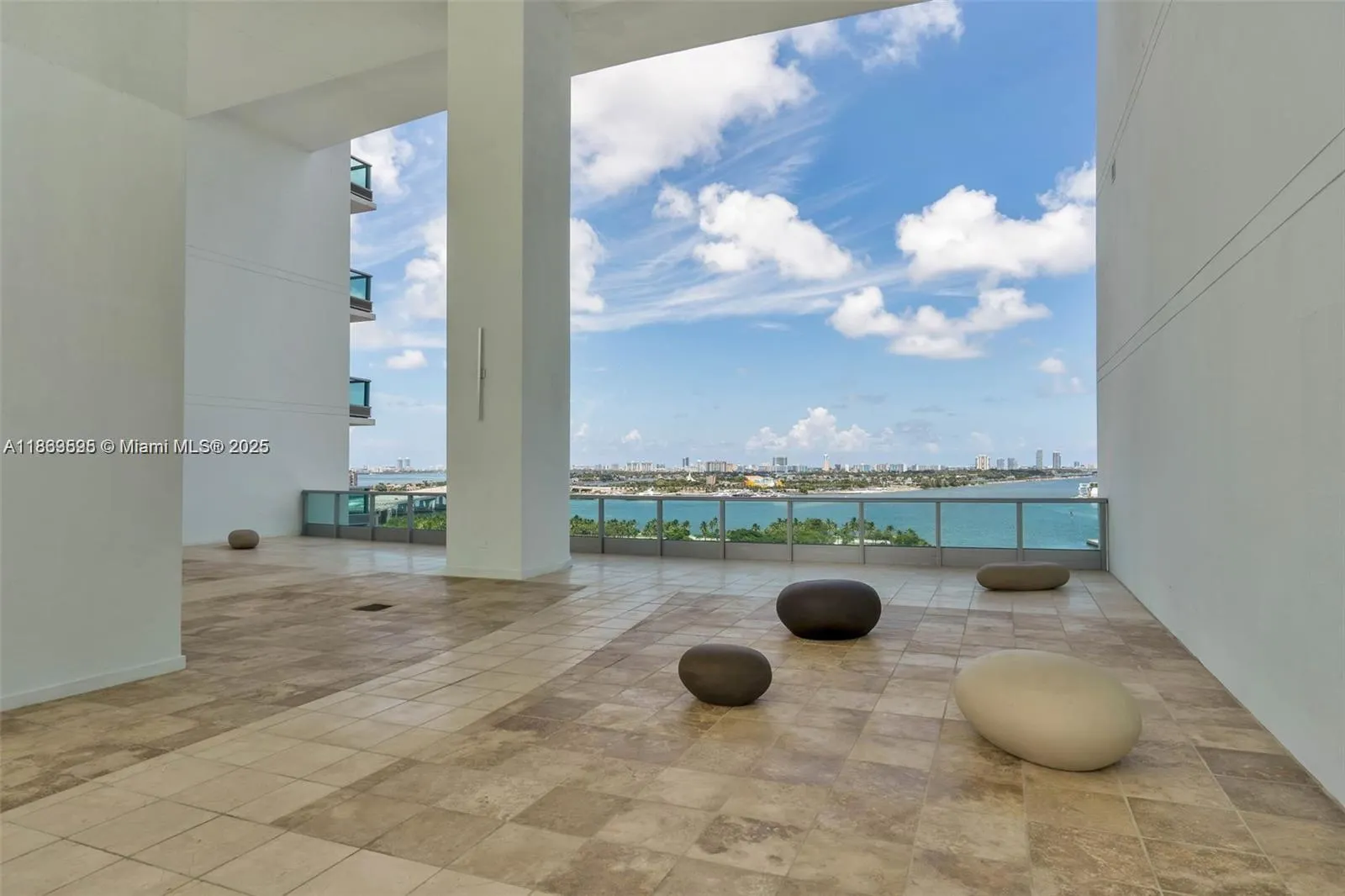 900 Biscayne Blvd, #5208