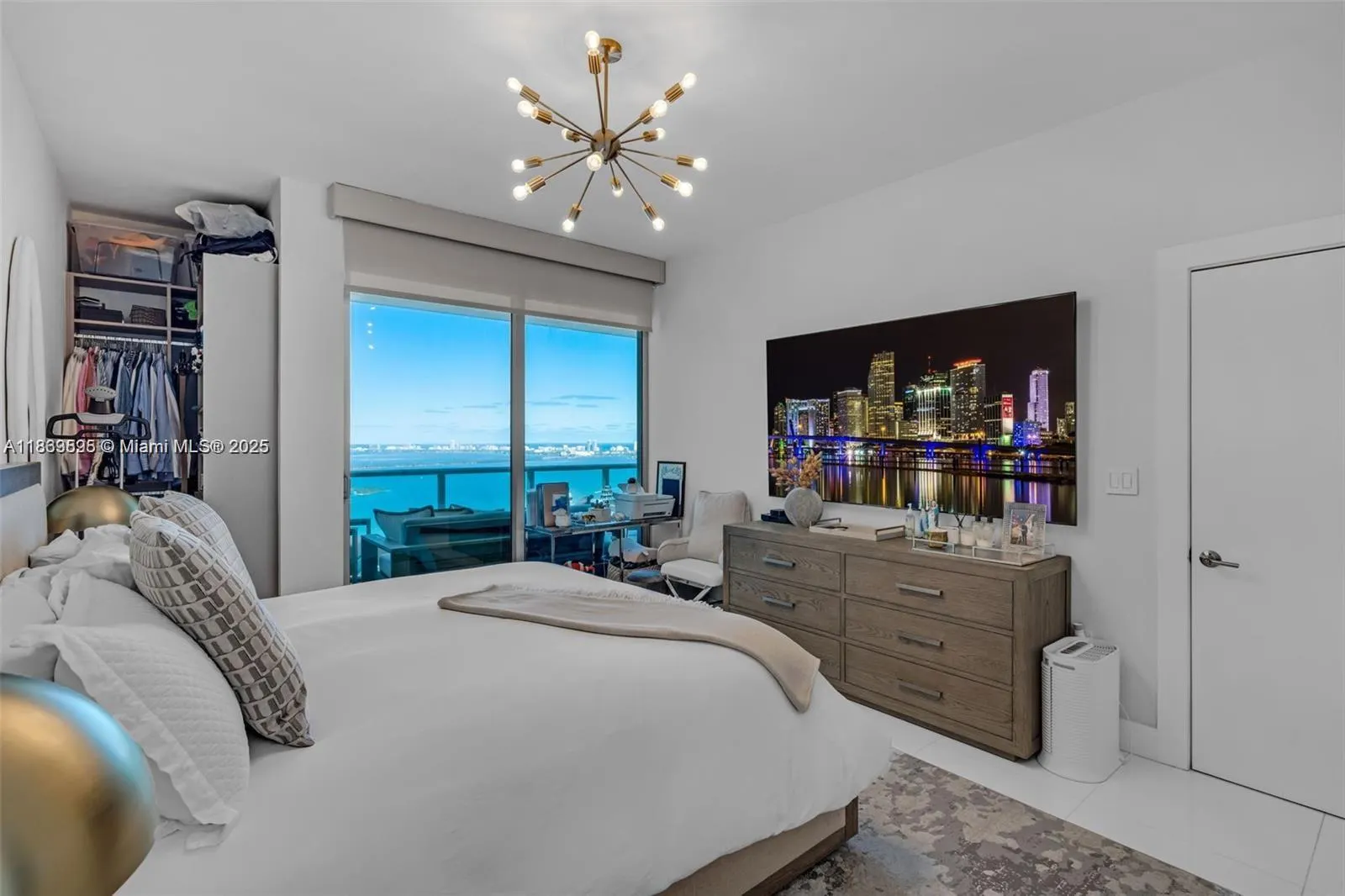 900 Biscayne Blvd, #5208