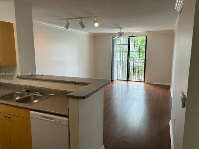 1900 Van Buren St, #311B