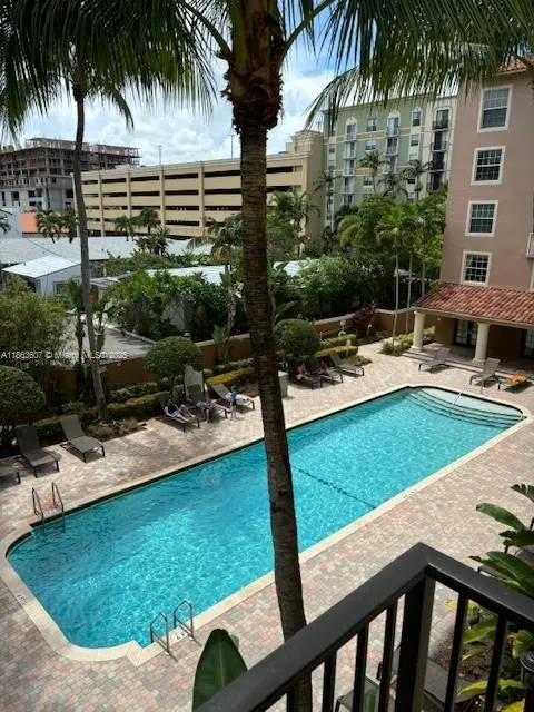 1900 Van Buren St, #311B