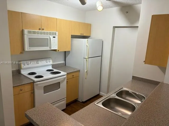 1900 Van Buren St, #311B