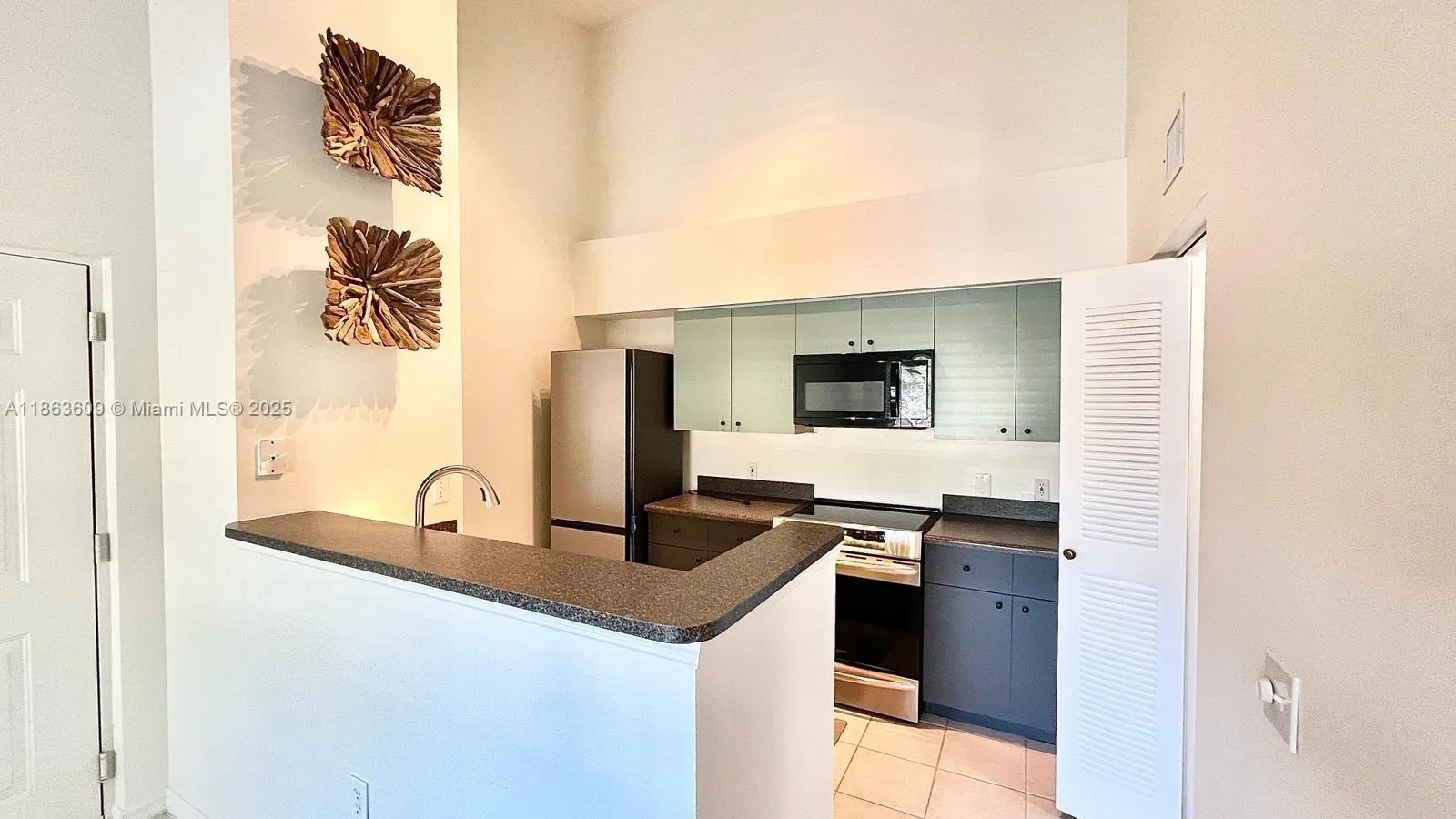 4081 San Marino Blvd, #201